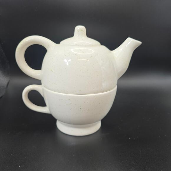 Rose Relief Tea for One Ceramic Teapot Cup Set – Damaged Lid - Picture 3 of 11